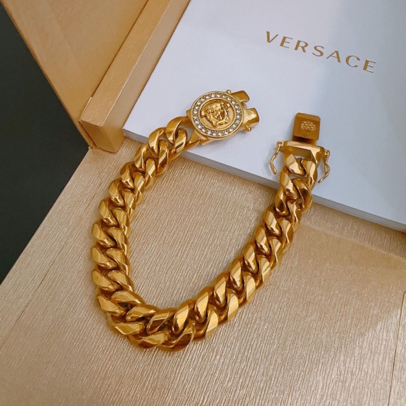 VERSACE